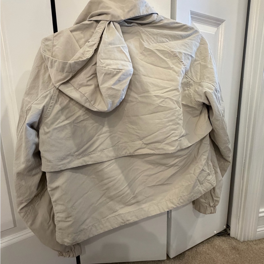 Lululemon Always Effortless Classic-Fit
Jacket  Size 2 - Picture 7 of 7